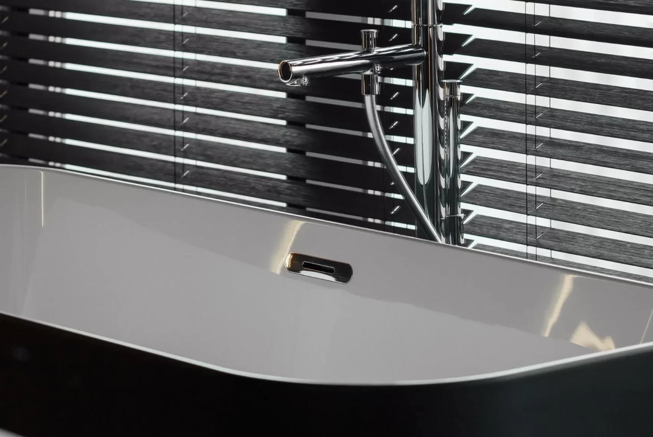 Grey-toned composite Venetian blind slats