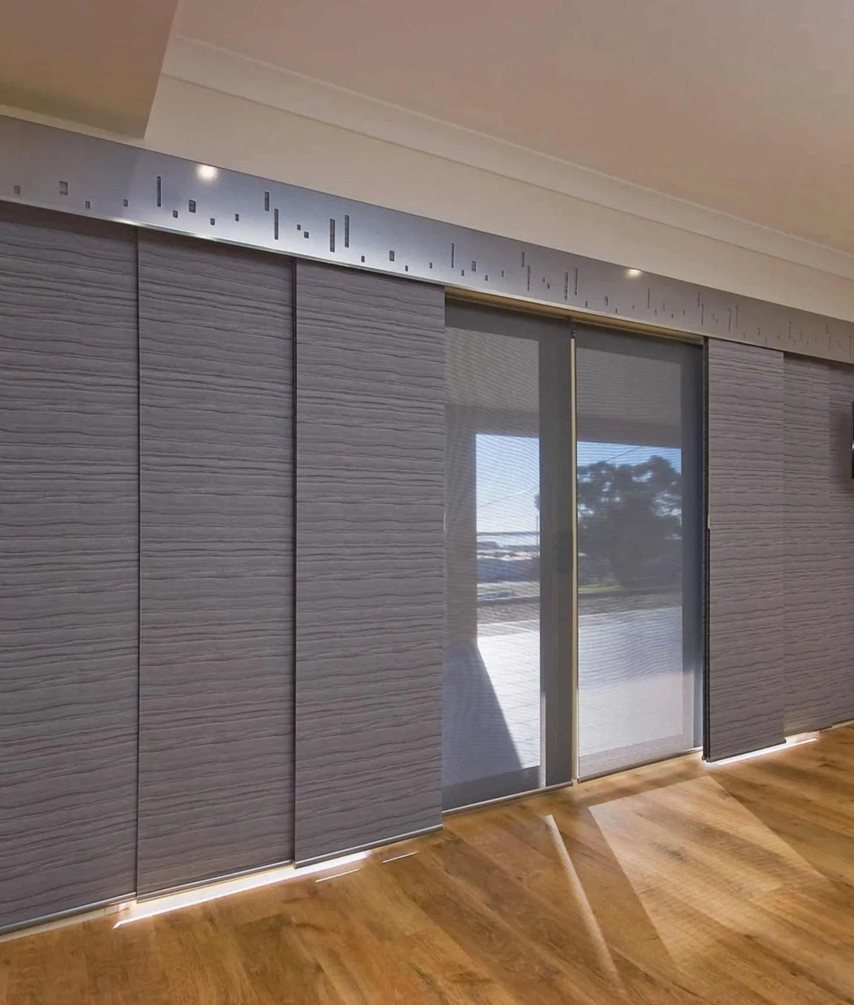 Panel glide blind fabric panel detail